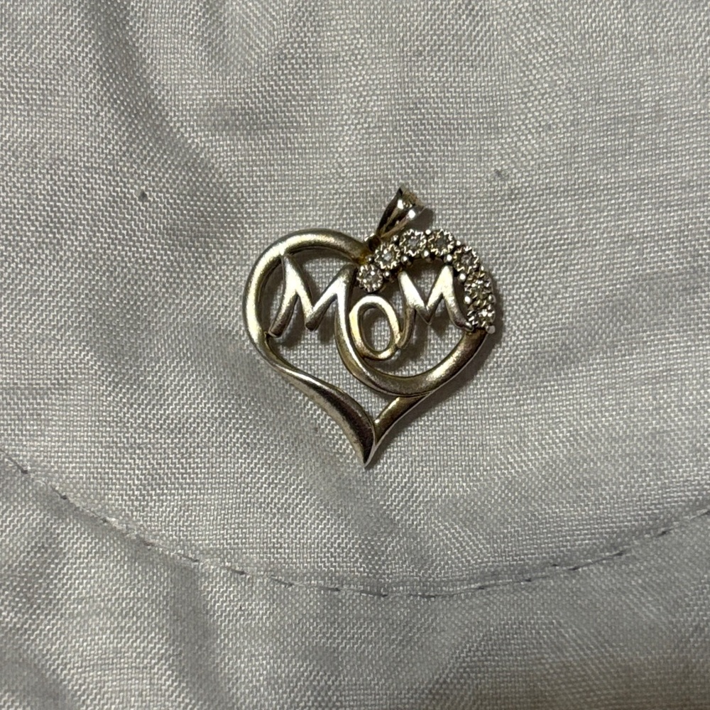 Silver Heart MOM Pendant